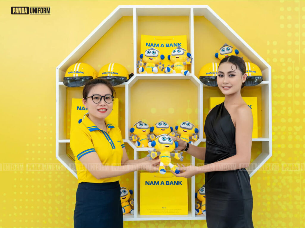 mẫu áo polo vàng đồng phục nam á bank nổi bật, trẻ trung