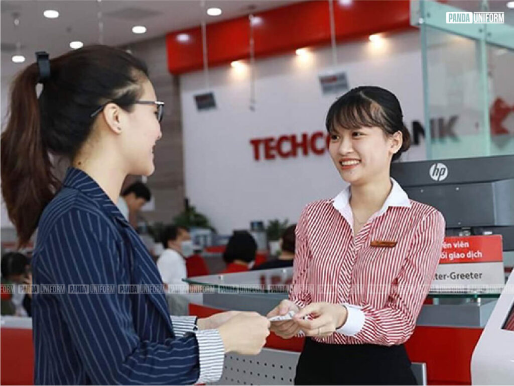 đồng phục ngân hàng techcombank thiết kế sơ mi kẻ hồng