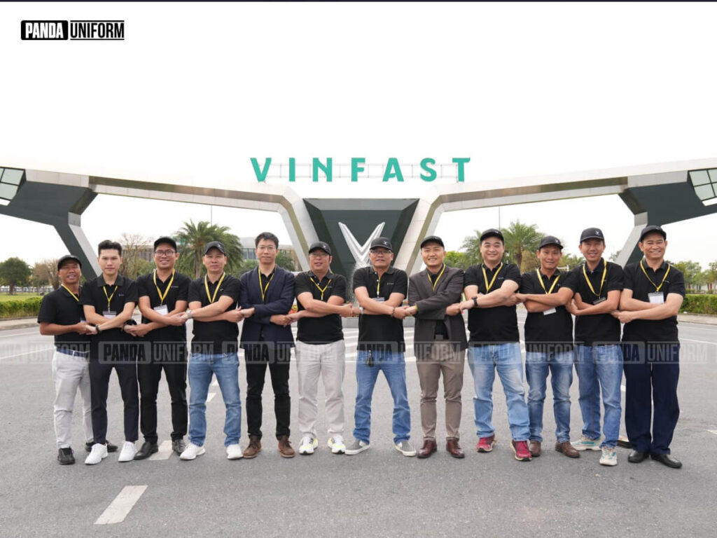 đồng phục polo màu đen đẹp chuyên nghiệp cho đội ngũ