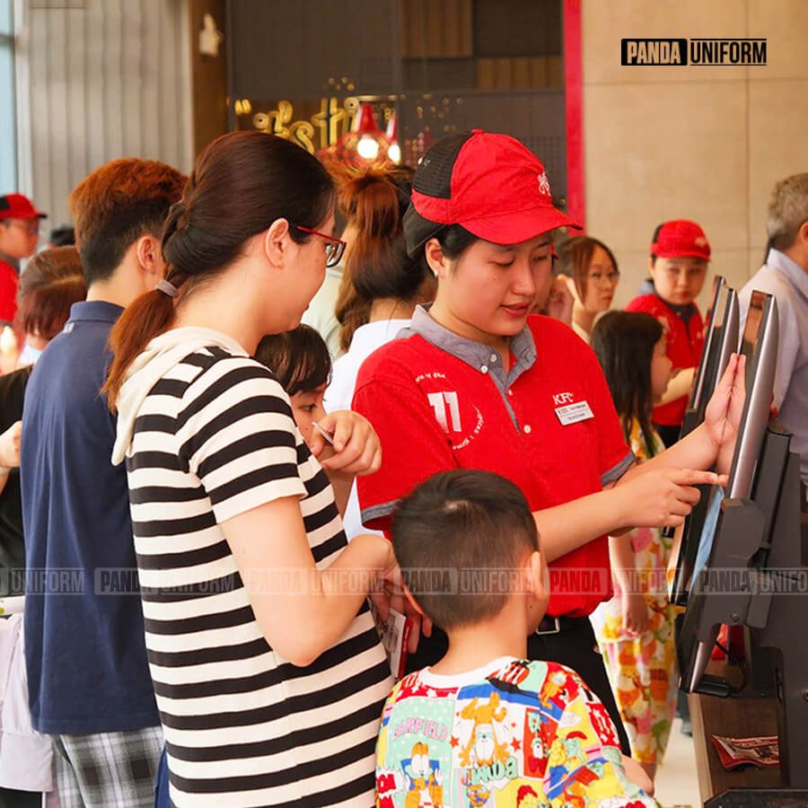 đồng phục polo màu đỏ thương hiệu của kfc