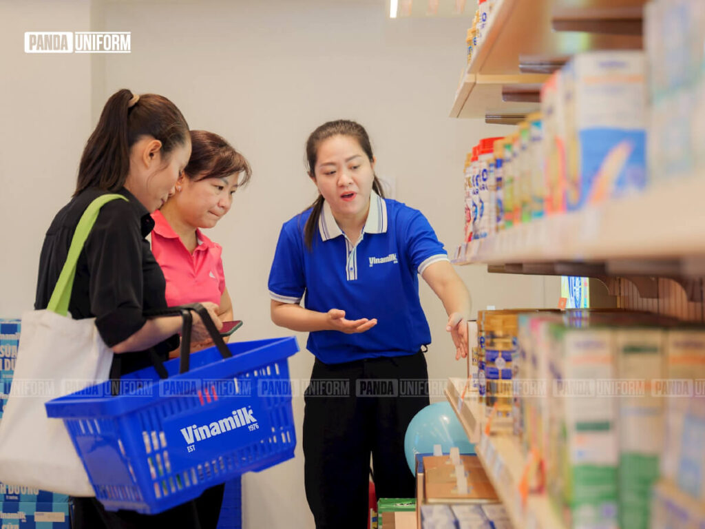 logo vinamilk trên áo đồng phục mang nhiều ý nghĩa