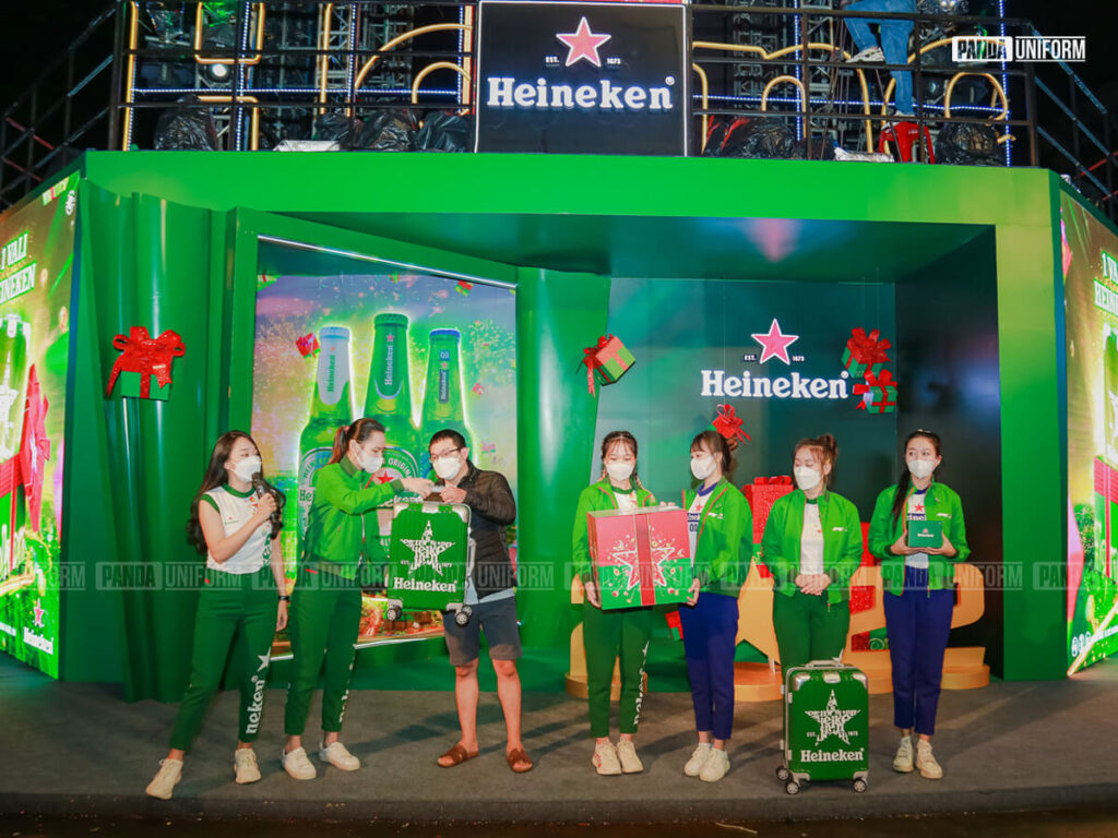 mẫu áo khoác đồng phục bia heineken