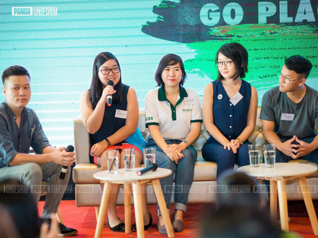 mẫu áo thun cổ bẻ tone trắng đồng phục bia heineken thanh lịch, hiện đại