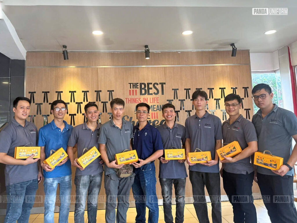 mẫu polo xám đồng phục kfc cho đội hậu cần & trợ lý quản lý ca