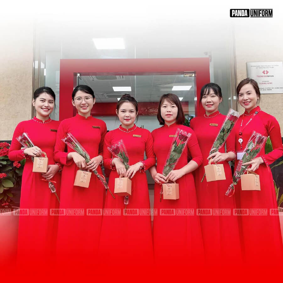 thiết kế áo dài đồng phục techcombank duyên dáng, nổi bật