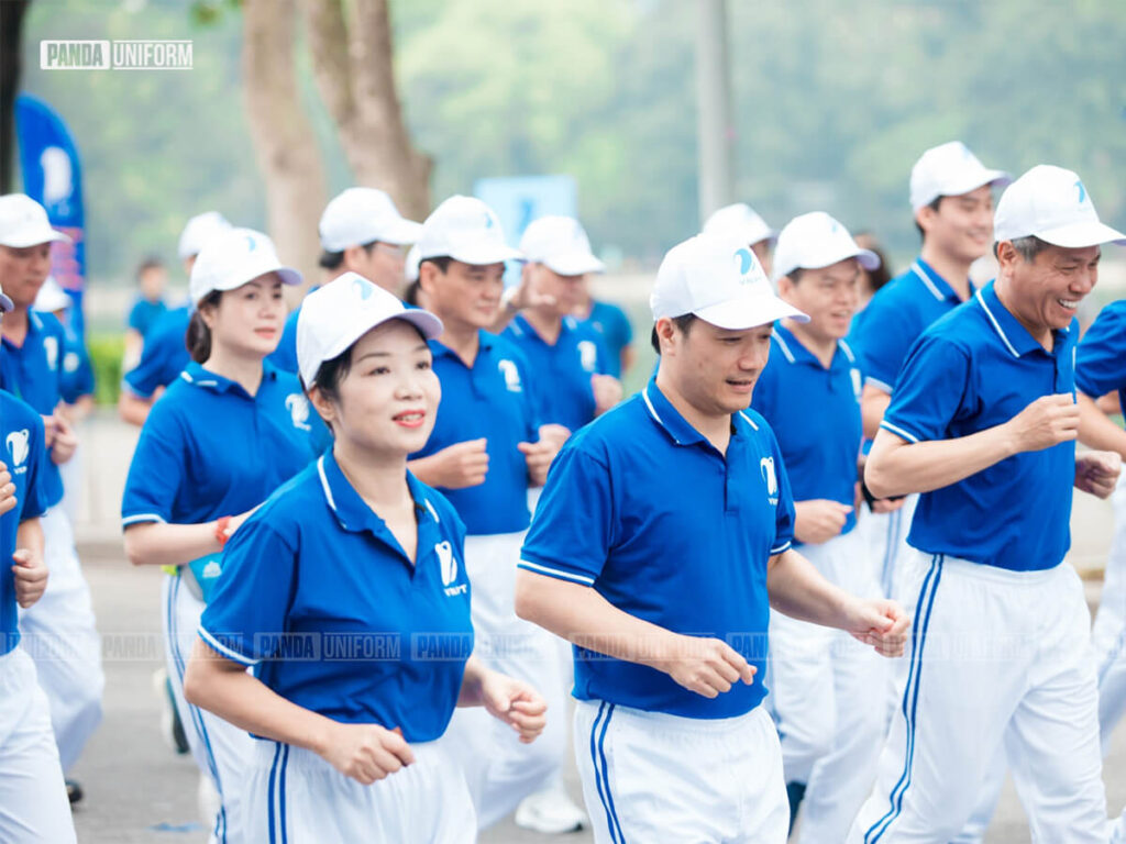 thiết kế áo đồng phục polo vnpt màu xanh dương đúng chuẩn thương hiệu