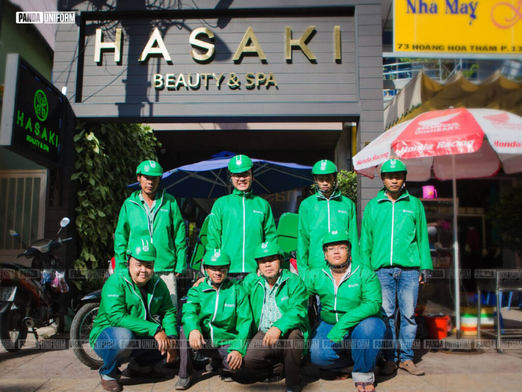 thiết kế áo khoác đồng phục nhân viên hasaki siêu tiện lợi