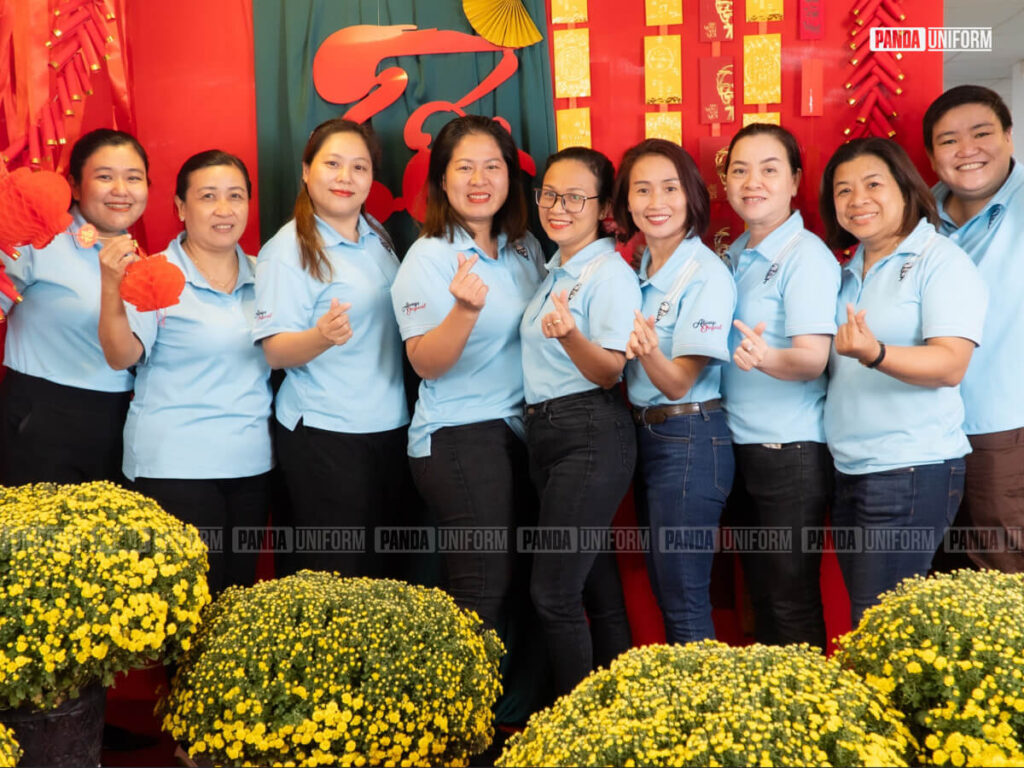 thiết kế đồng phục kfc màu xanh tươi sáng, thanh lịch