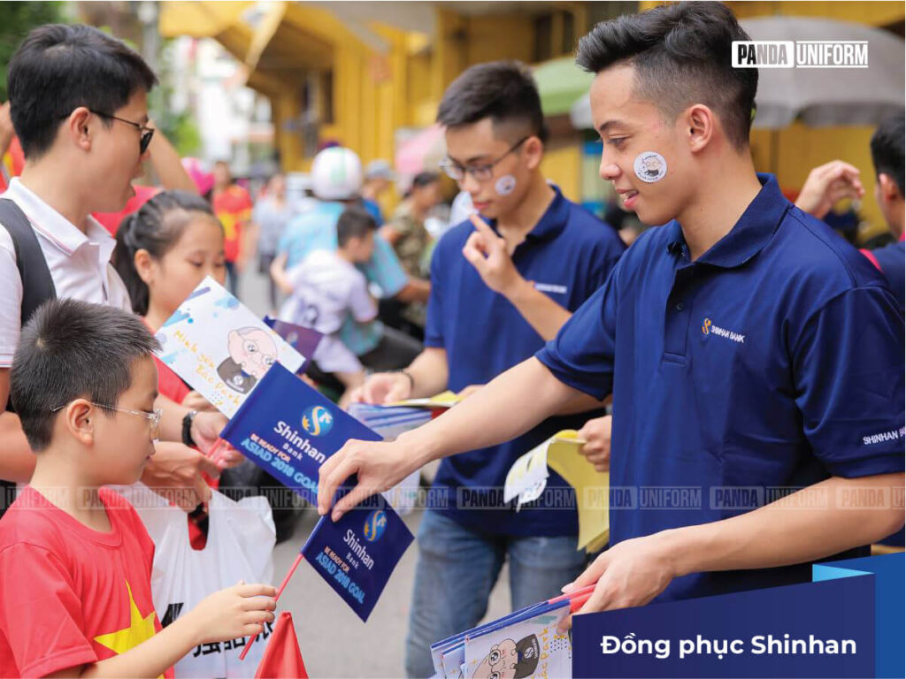 thiết kế polo đồng phục của ngân hàng shinhan
