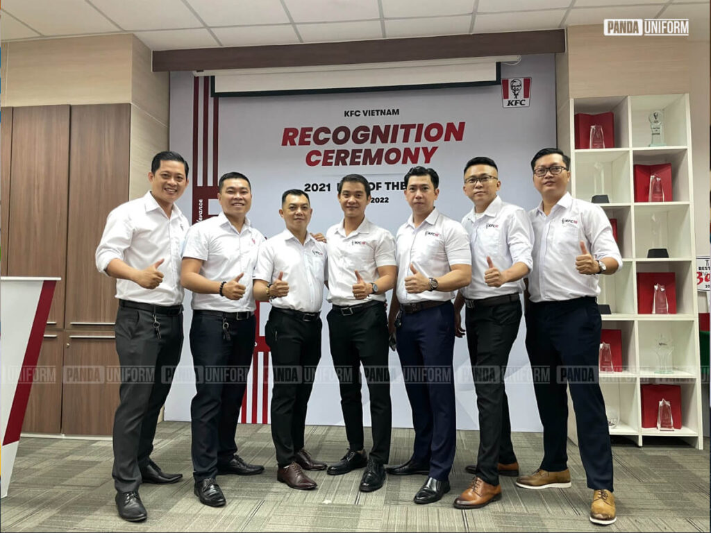 thiết kế sơ mi trắng đồng phục kfc