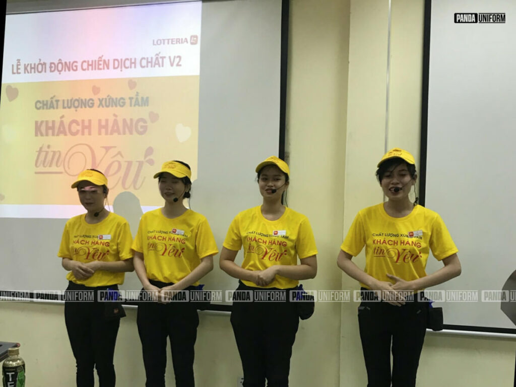 áo thun đồng phục cổ tròn màu vàng của lotteria