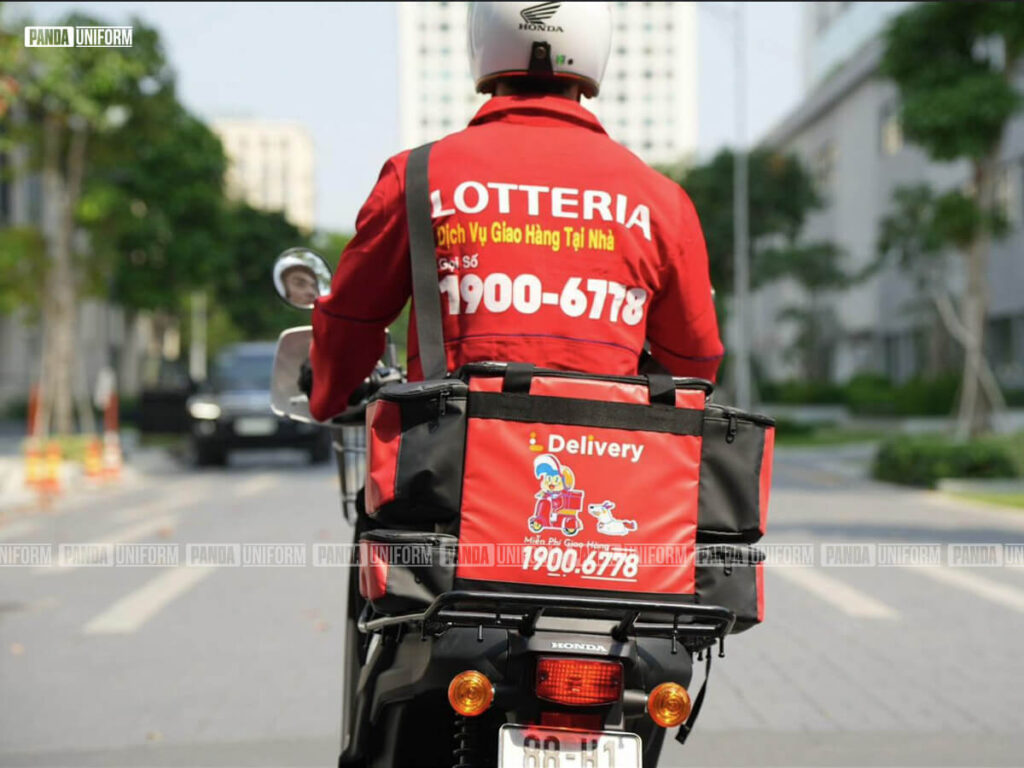 đồng phục giao hàng của nhân viên lotteria