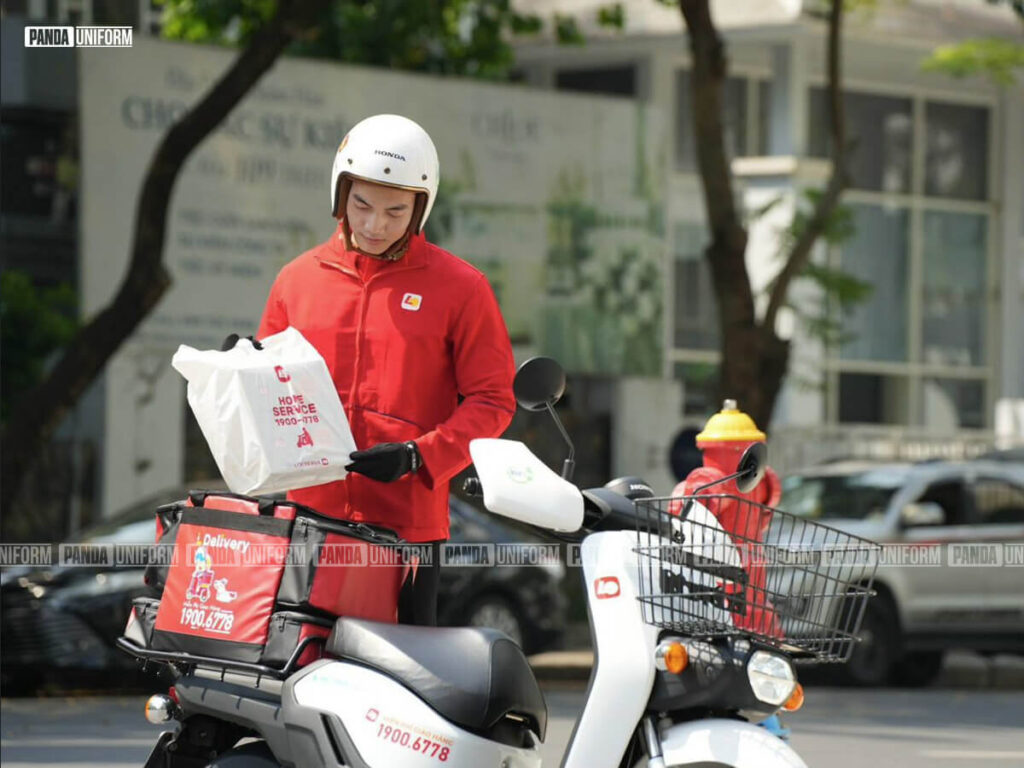 mẫu áo khoác đồng phục nhân viên giao hàng của lotteria