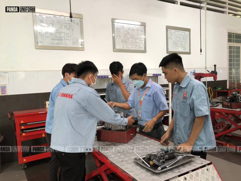 thiết kế đồng phục bảo hộ cho kỹ thuật viên của yamaha