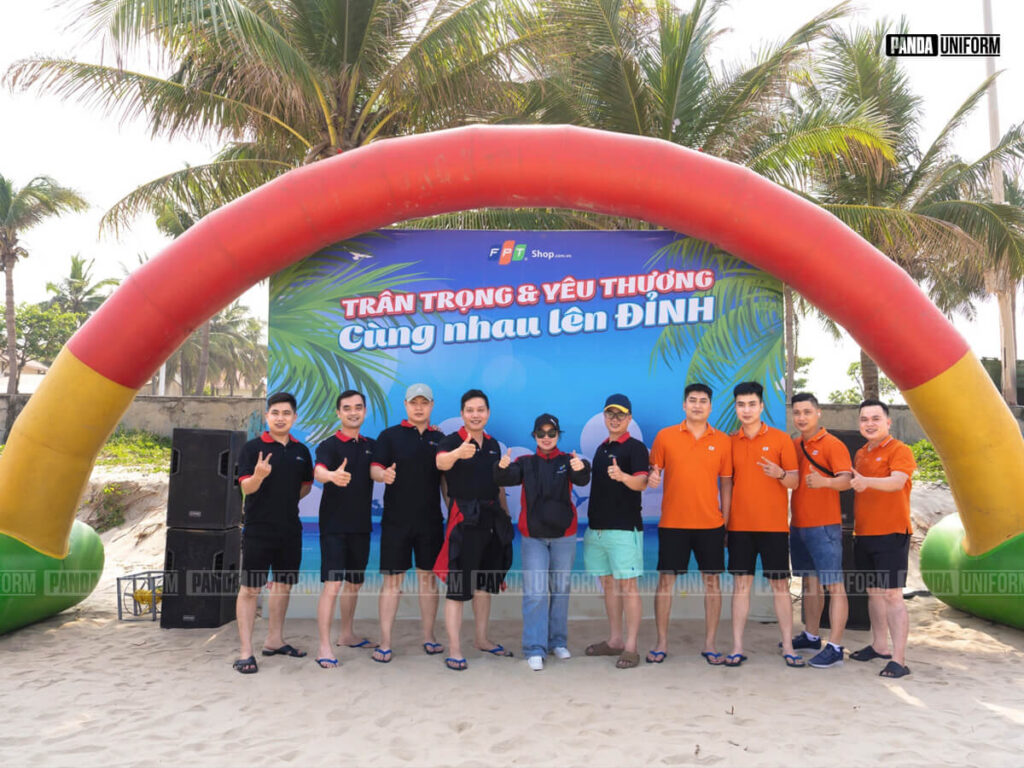 đồng phục fpt shop trong sự kiện team building của công ty