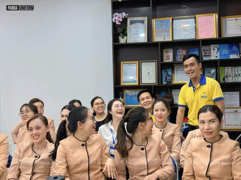 đồng phục pnj cho cửa hàng trưởng nữ
