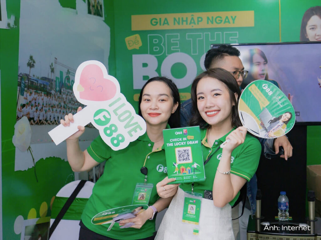 Đồng phục F88 cần đảm bảo sự tiện lợi, thoải mái cho nhân viên trong mọi hoàn cảnh