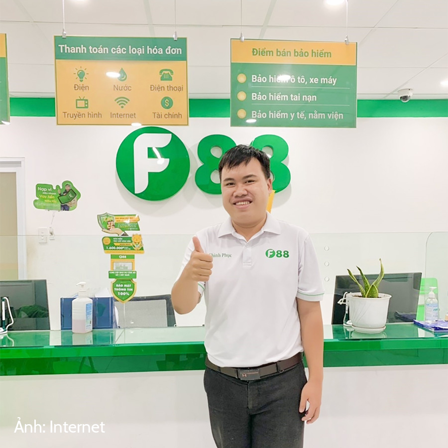 Mẫu polo đồng phục F88 màu trắng