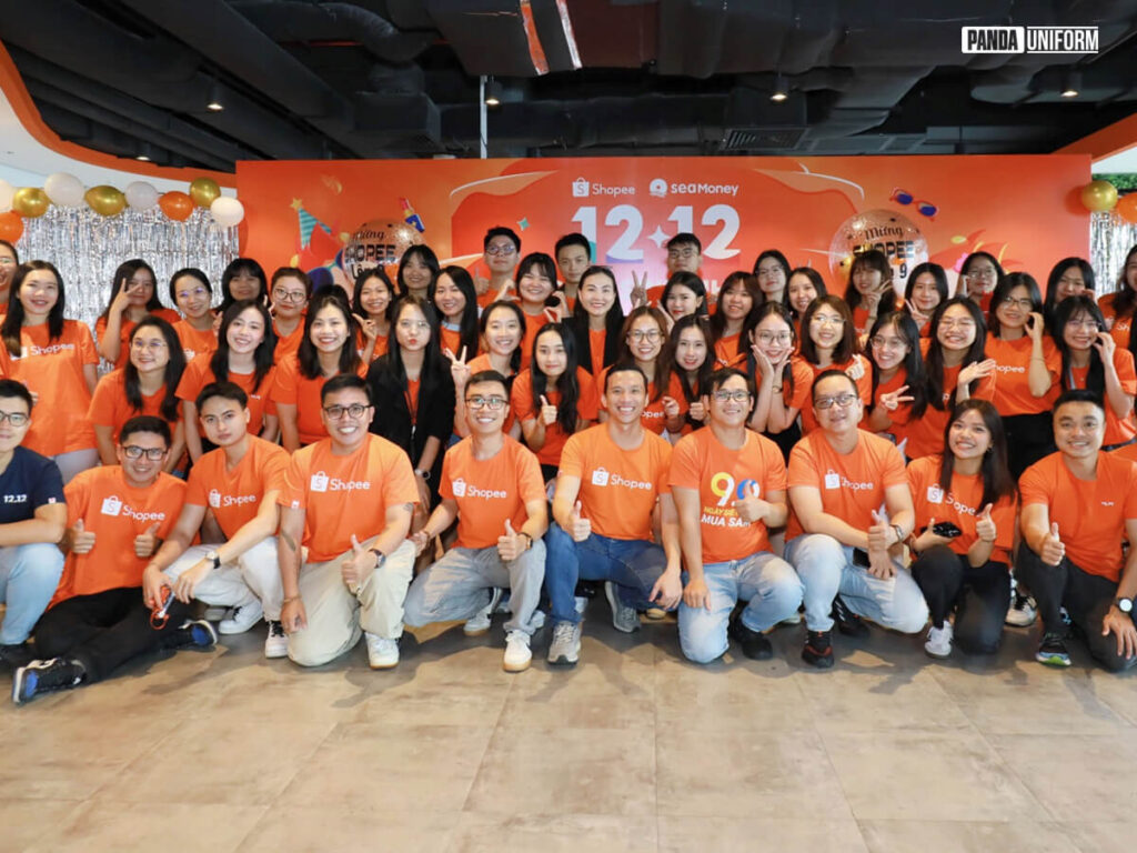 Đồng phục Panda tự tin là đơn vị cung cấp đồng phục Shopee uy tín và chất lượng.