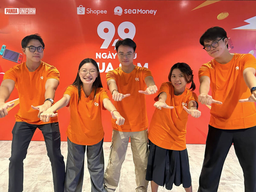 Áo thun đồng phục Shopee dành riêng cho chiến dịch truyền thông theo tháng