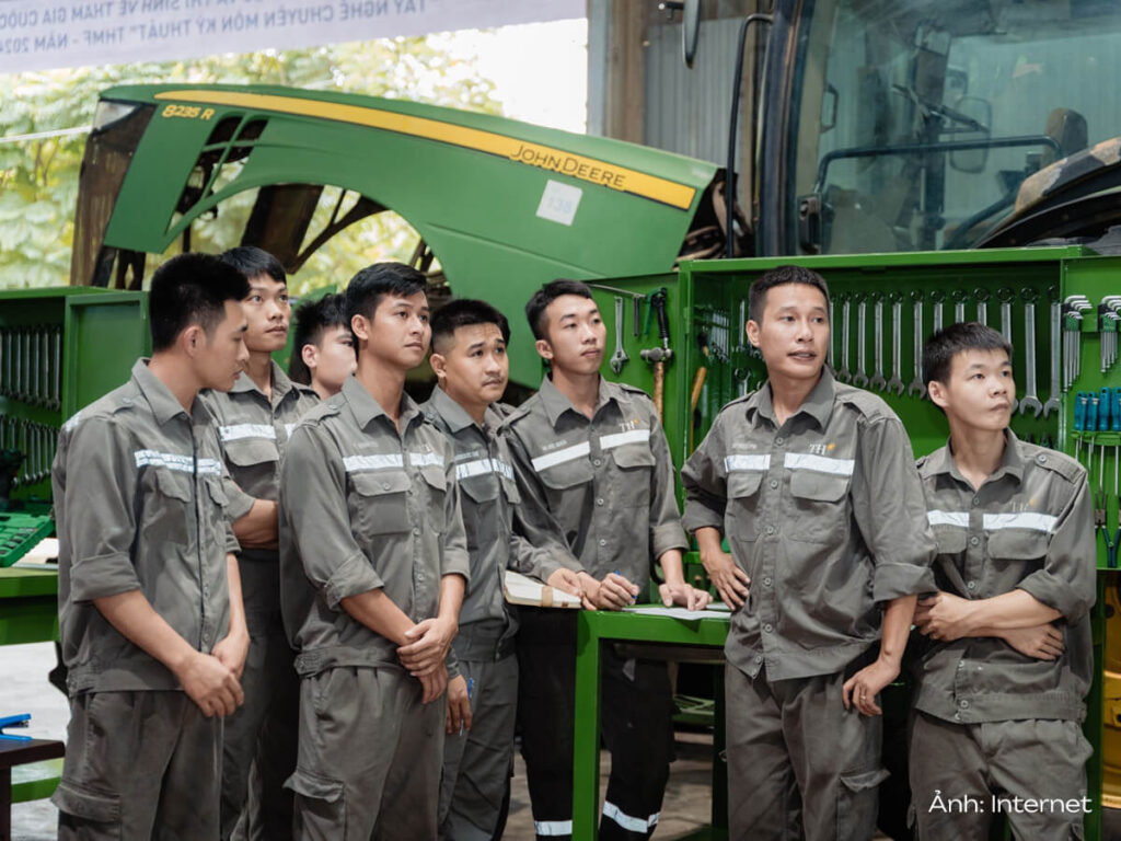 Áo bảo hộ cho nhân viên cơ khí/ kỹ thuật nông nghiệp