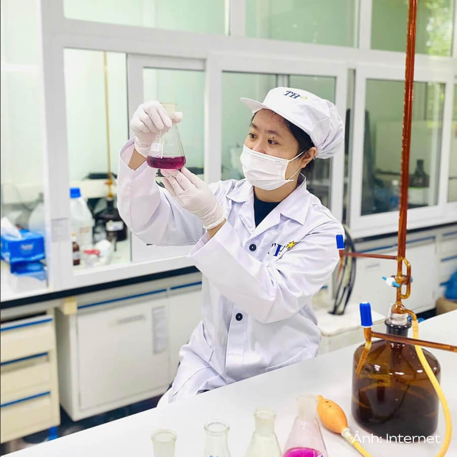 Áo blouse trắng phòng thí nghiệm TH True Milk