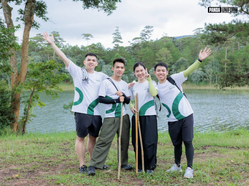 T-shirt - áo đồng phục Oppo cho hoạt động du lịch nội bộ