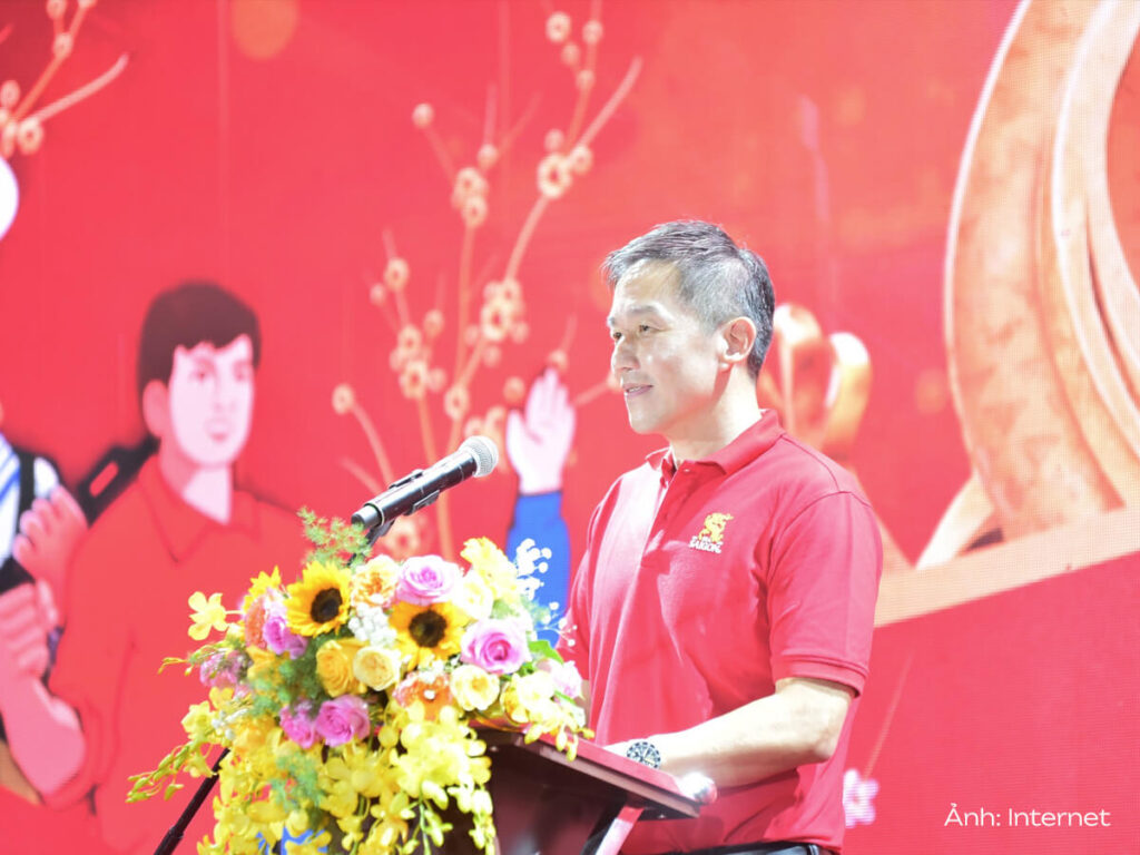 Đại diện Bia Sài Gòn phát biểu tại sự kiện khởi động chương trình cộng đồng “Tết sẻ chia, năm Rồng khởi sắc”