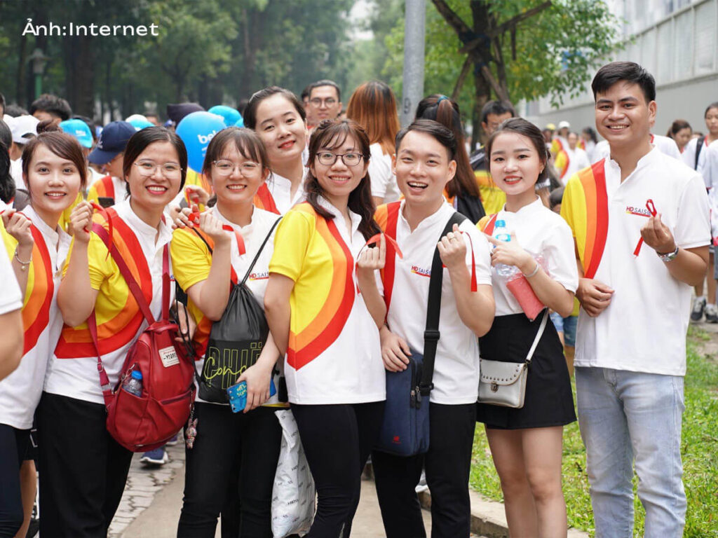 Áo thun cổ trụ đồng phục HD Saison.