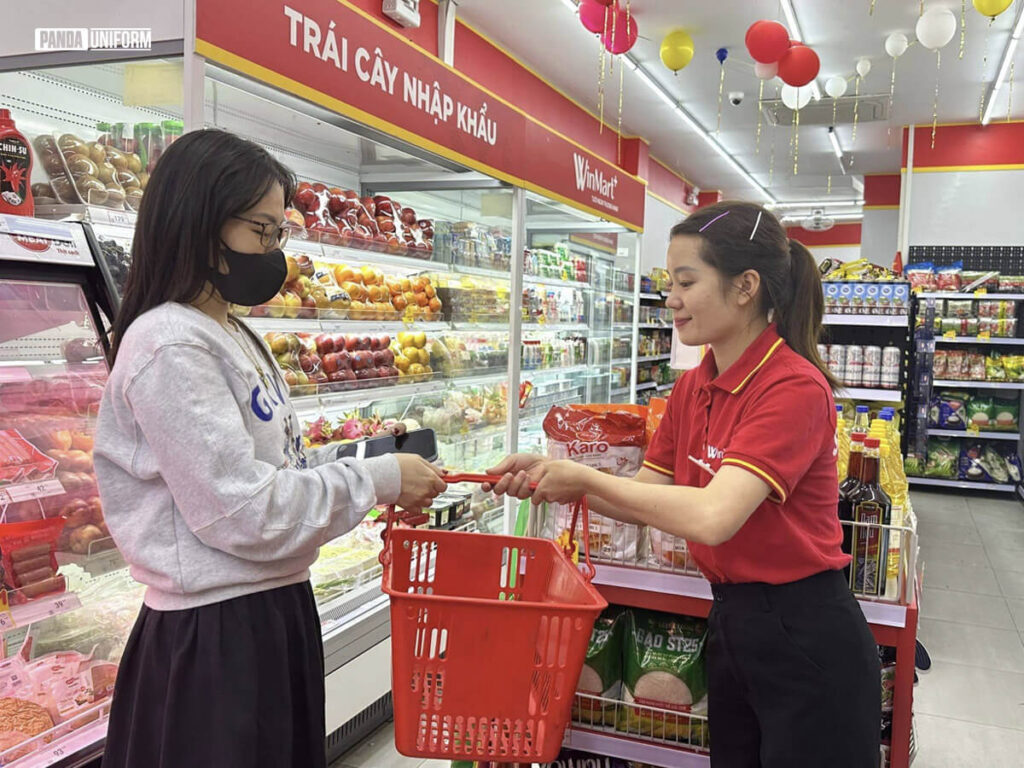 Màu vàng - điểm nhấn trong thiết kế đồng phục Vinmart