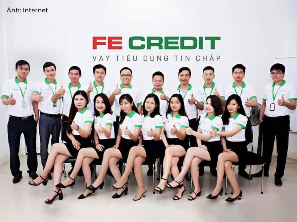 Áo polo đồng phục FE Credit cho nhân viên văn phòng