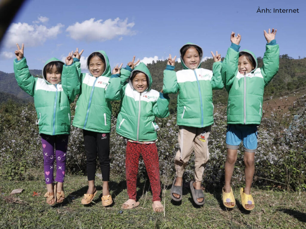 Tính ứng dụng của đồng phục FE Credit trong môi trường tài chính