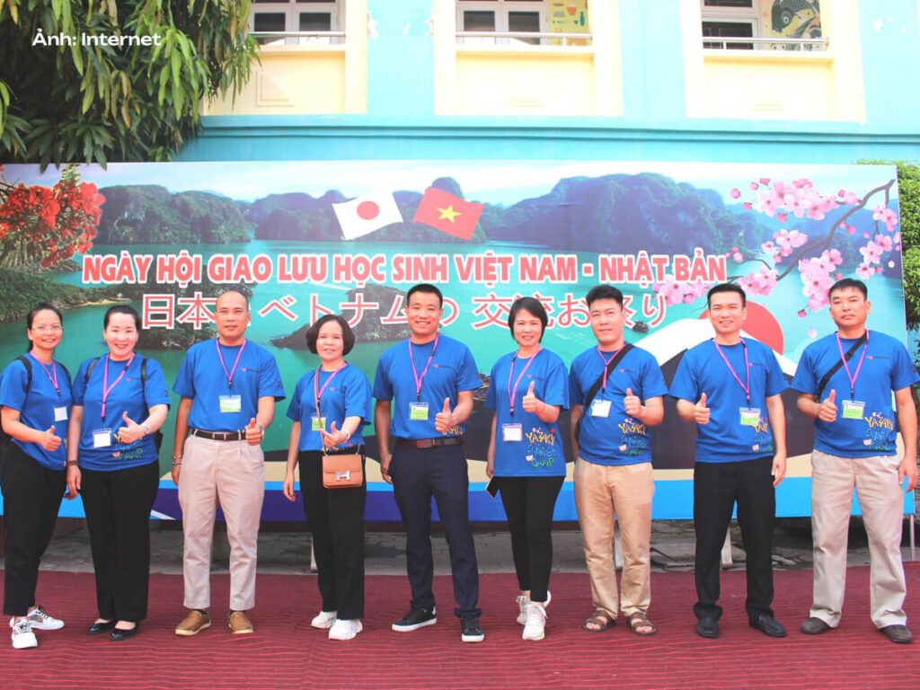 Áo thun đồng phục công ty Yazaki trong sự kiện “Ngày hội giao lưu học sinh Việt Nam - Nhật Bản”