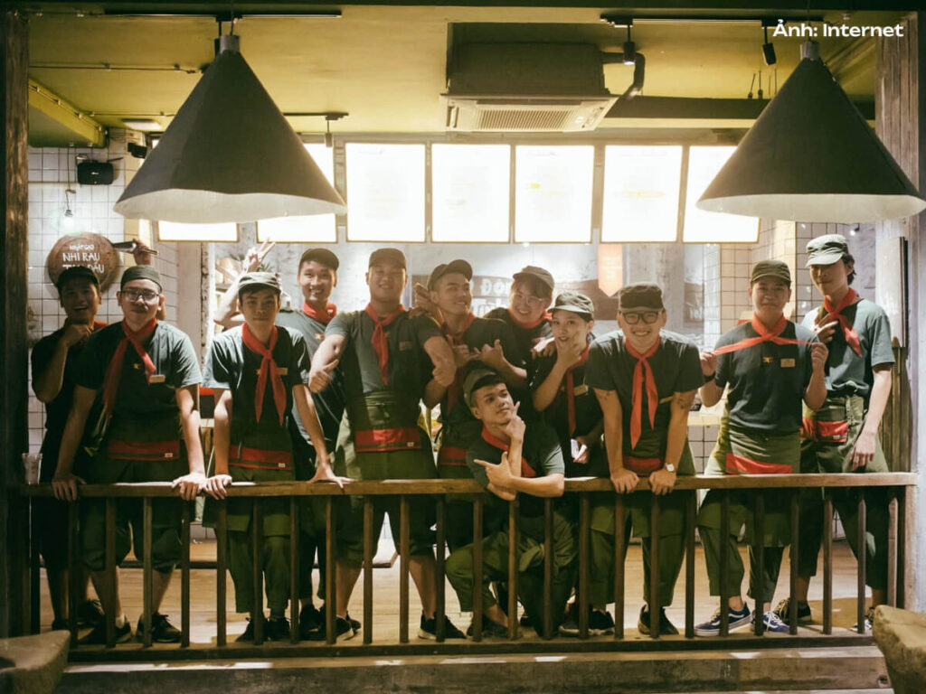 Đồng phục Cộng cà phê thể hiện được văn hóa Việt sâu sắc