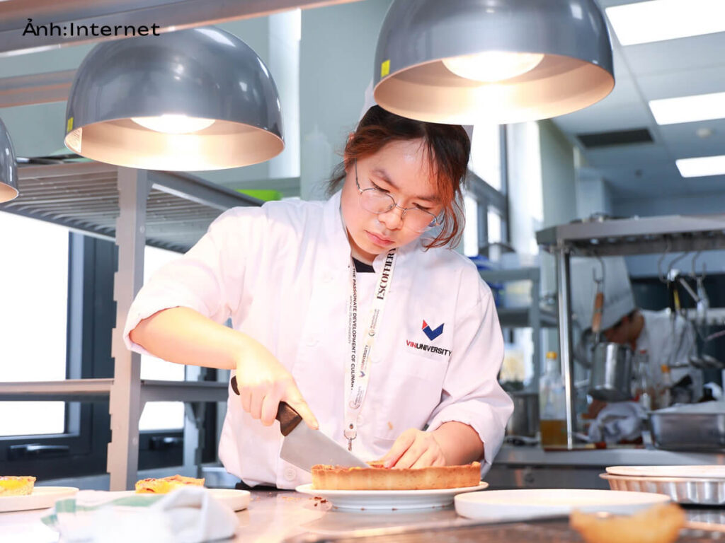 Áo bếp đồng phục VinUniversity