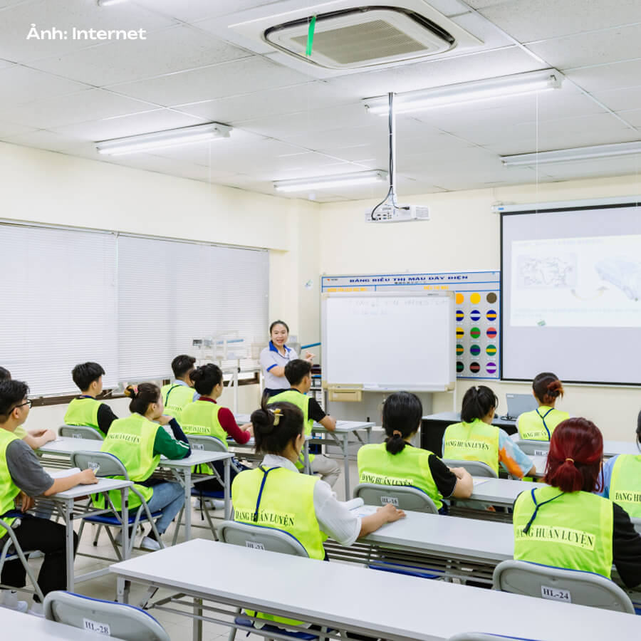 Đồng phục Panda là địa chỉ uy tín may đồng phục công ty Yazaki chất lượng, bền đẹp.