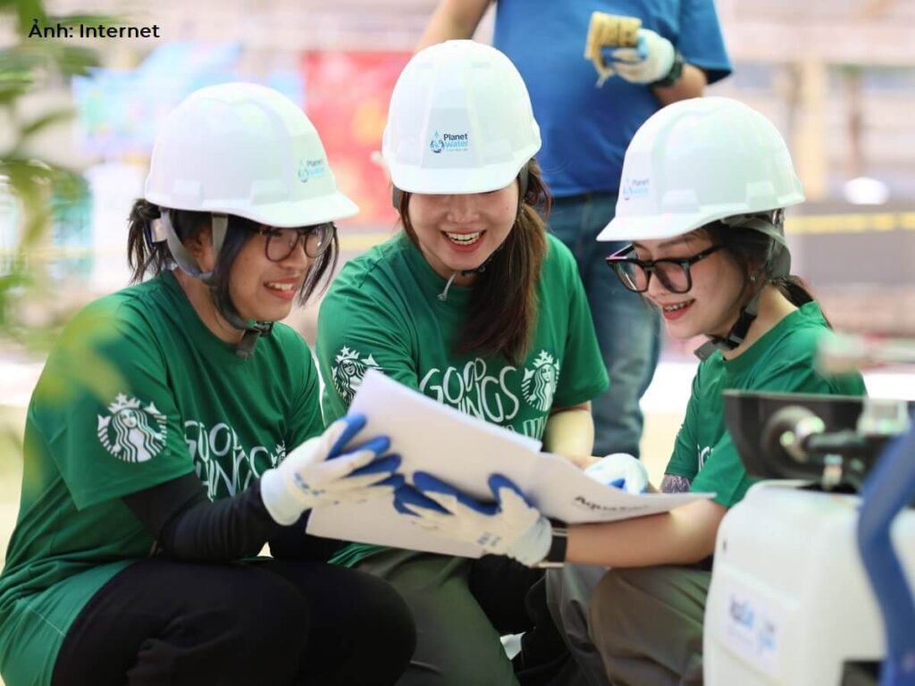 Lưu ý lựa chọn đồng phục Starbucks chuẩn phong cách