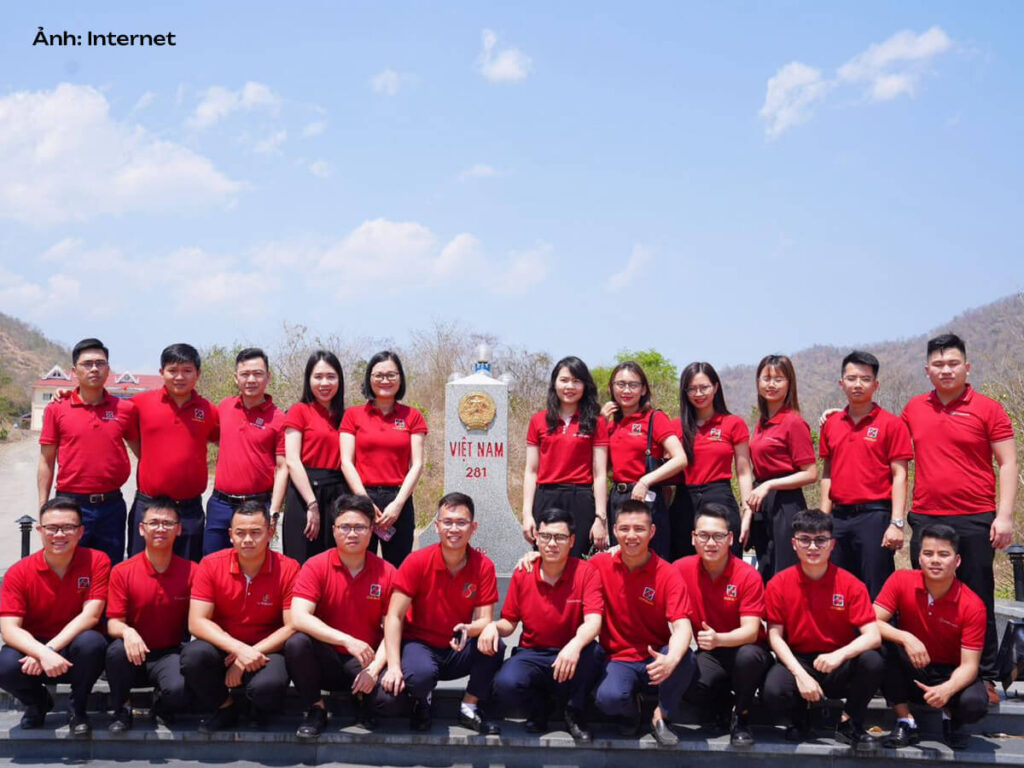 Phơi áo cũng là một bước cần phải lưu ý sau khi giặt đồng phục agribank