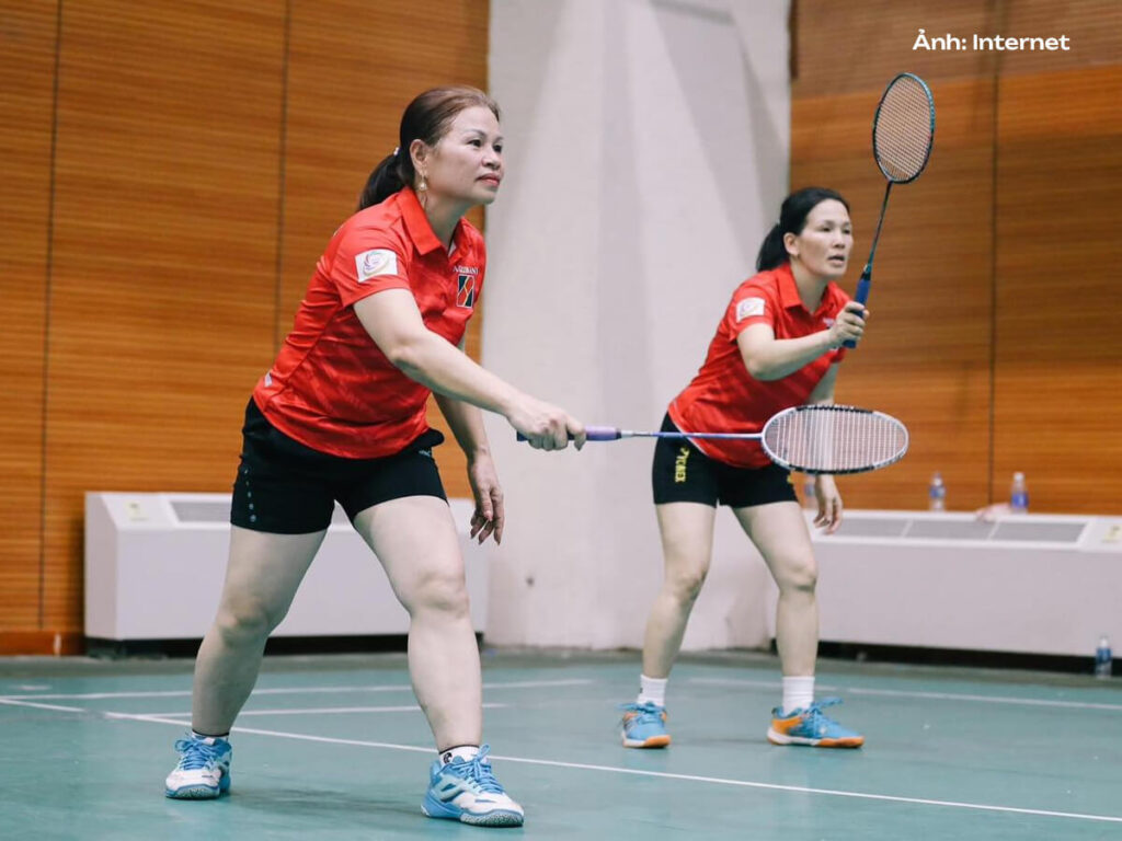 Áo polo xanh lá phối cổ đỏ đồng phục Agribank