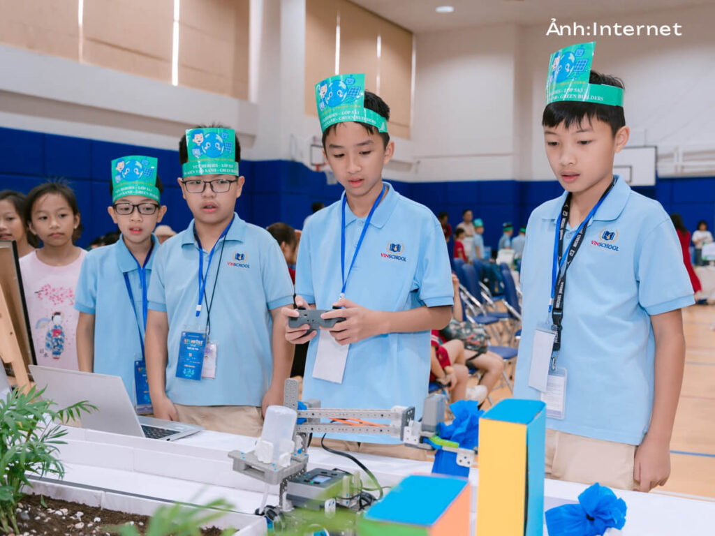 Áo polo đồng phục Vinschool ngắn tay, màu xanh dương nhạt