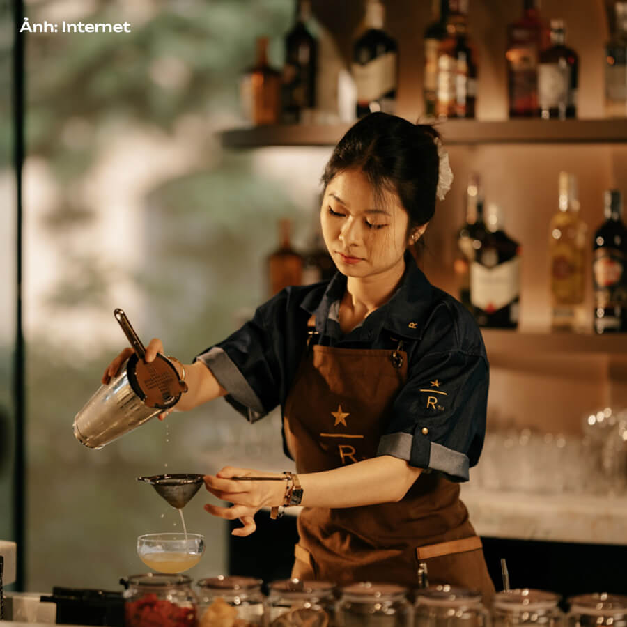 Sơ mi Starbucks Reserve cùng tạp dề