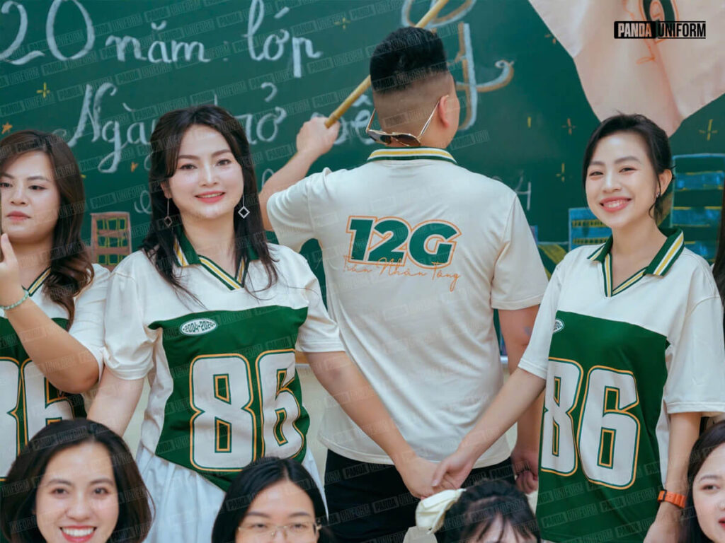 Mặt sau áo họp lớp 12G