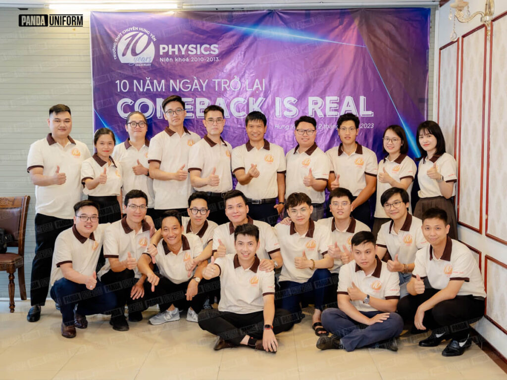 Áo họp lớp chuyên Lý - Trường THPT Chuyên Hưng Yên, chất liệu Lacoste cao cấp màu kem mix cổ và bo tay nâu đất