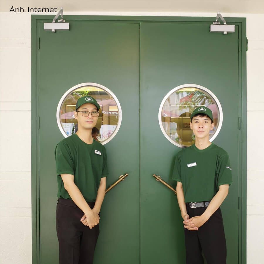 Áo thun xanh cổ tròn cho nhân viên