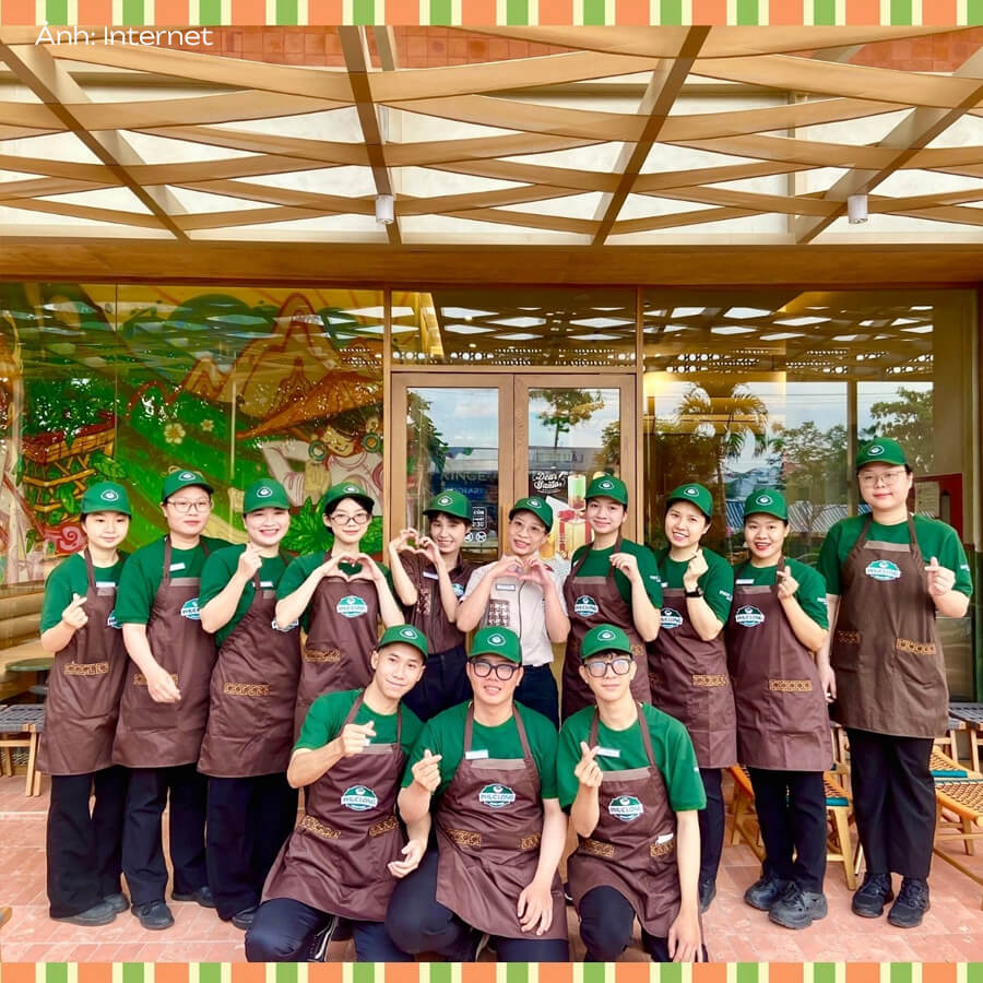 Hệ thống hóa trang phục, hình ảnh tạo diện mạo mới năng động và tin cậy đối với đội ngũ Phúc Long