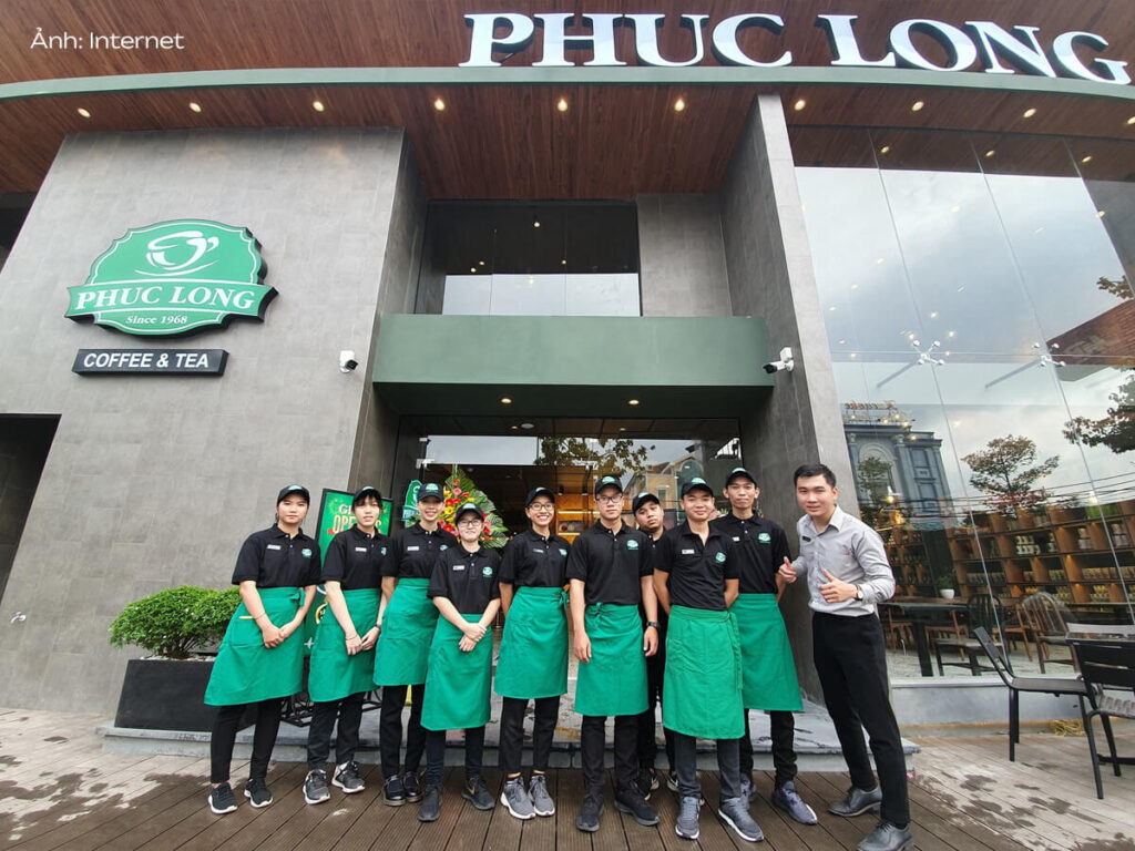 Panda hỗ trợ tư vấn kiểu áo và lên thiết kế demo