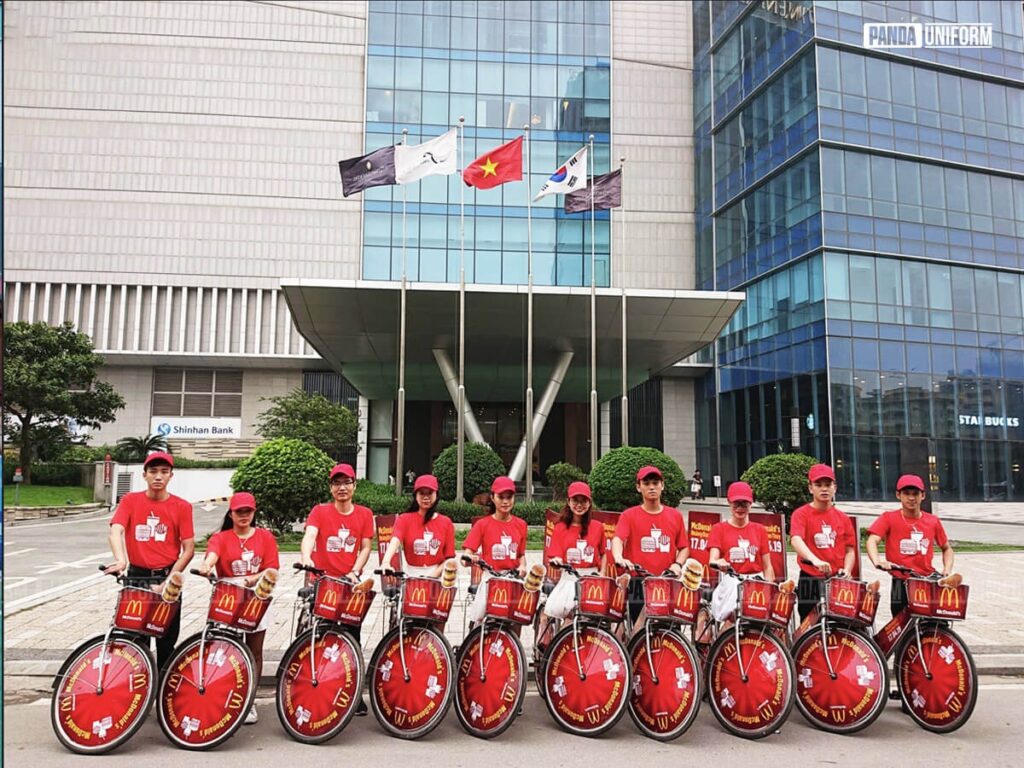 Áo thun đồng phục McDonald’s cho sự kiện roadshow