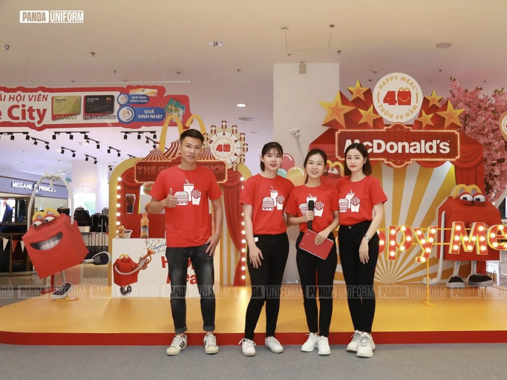 Đồng phục quà tặng cho fans của McDonald’s