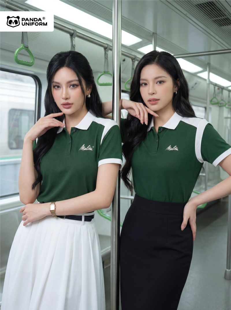 Mẫu áo polo xanh nhiệt đới phối vai trắng đồng phục công ty