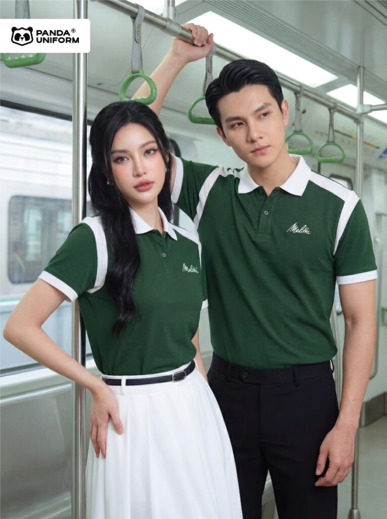 Mẫu áo polo xanh nhiệt đới phối vai trắng đồng phục công ty